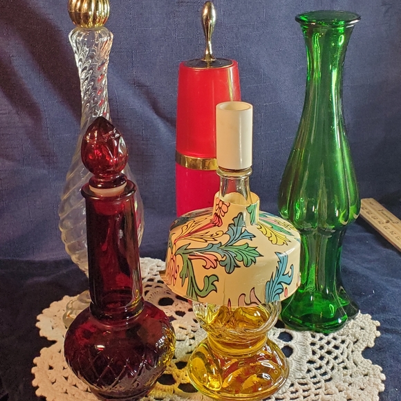Elegant Vintage Avon Perfume Bottles - Picture 2 of 15